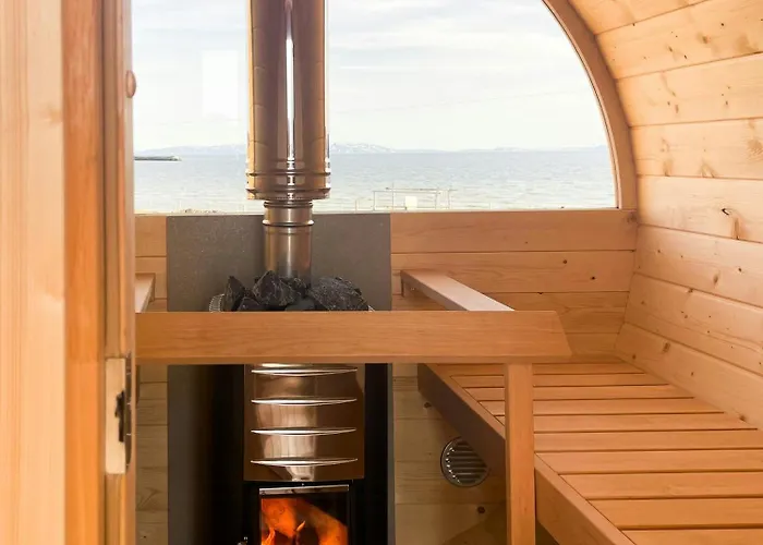 Design By The Sea With Northern Lights * Sollnes