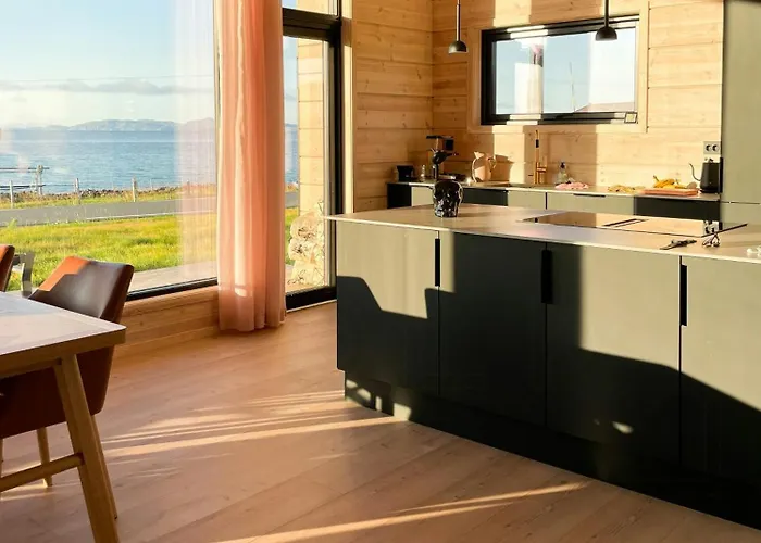 Design By The Sea With Northern Lights * Sollnes