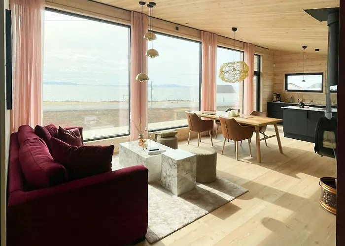 Design By The Sea With Northern Lights 펜션 *