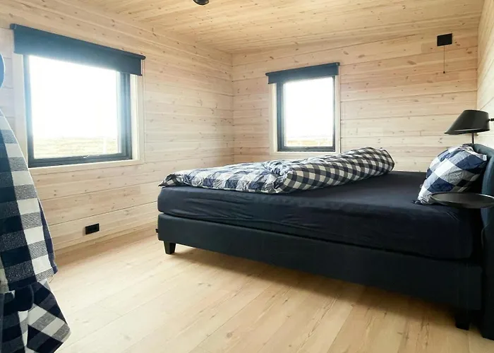 펜션 Design By The Sea With Northern Lights Sollnes